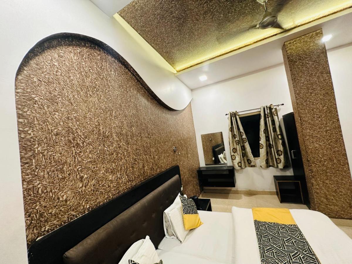 Hotel Deva Inn Varanasi Esterno foto