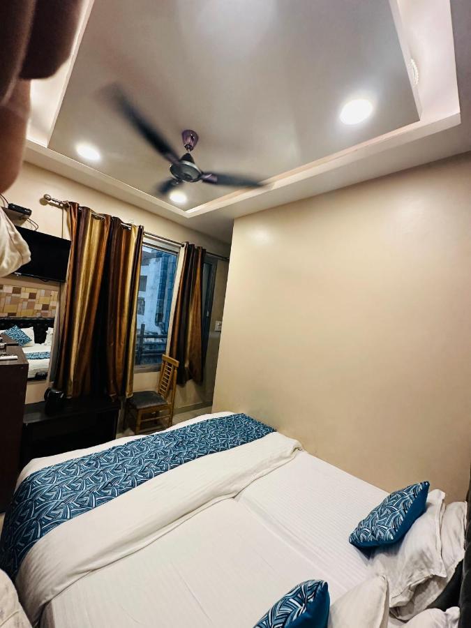 Hotel Deva Inn Varanasi Esterno foto