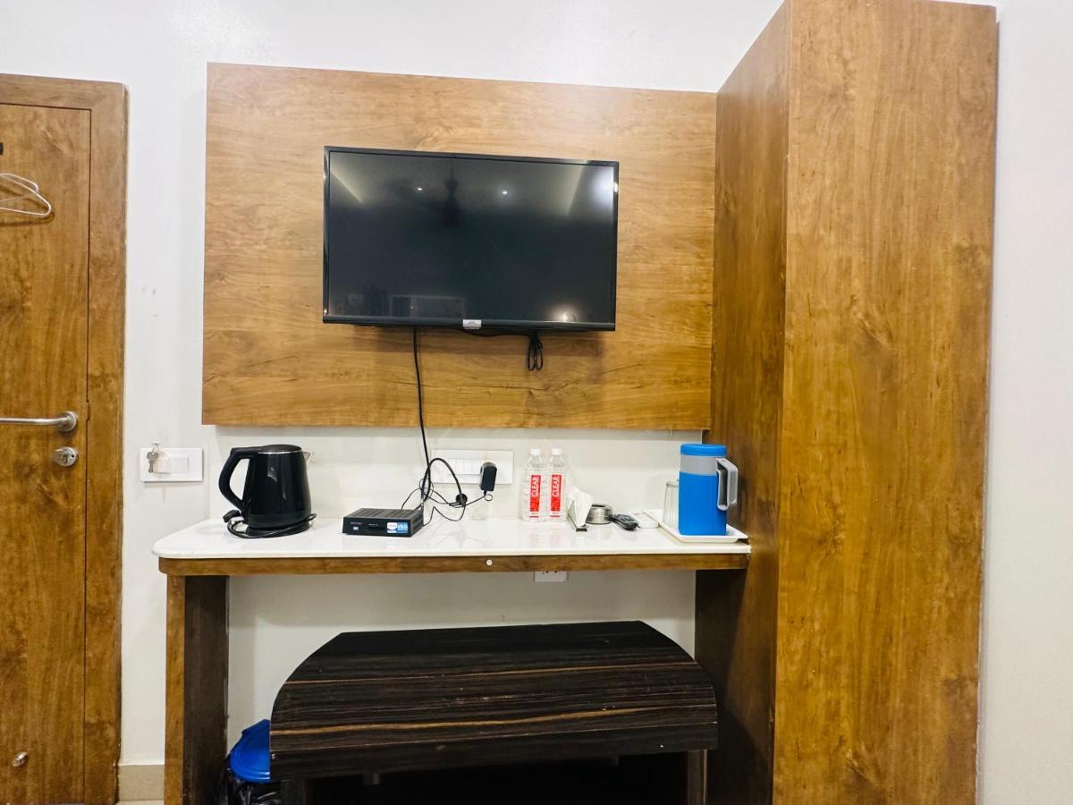 Hotel Deva Inn Varanasi Esterno foto