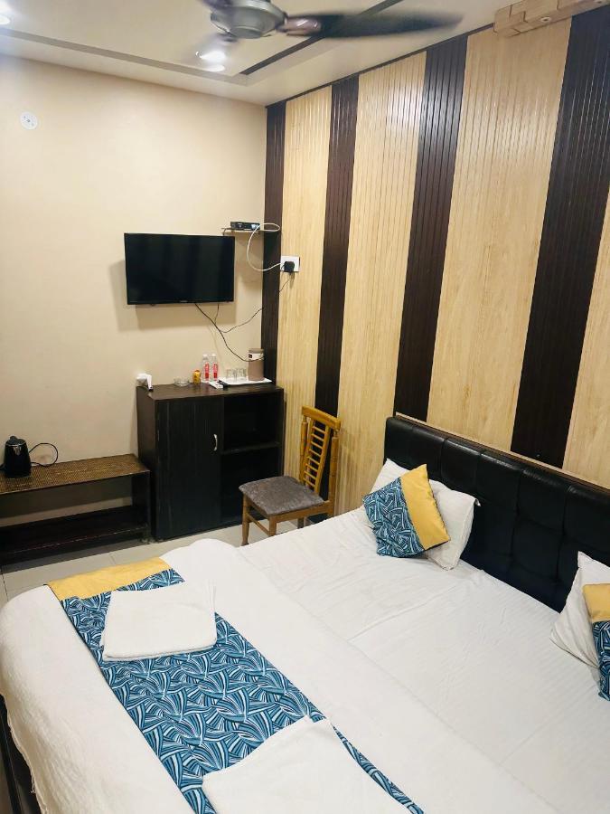 Hotel Deva Inn Varanasi Esterno foto