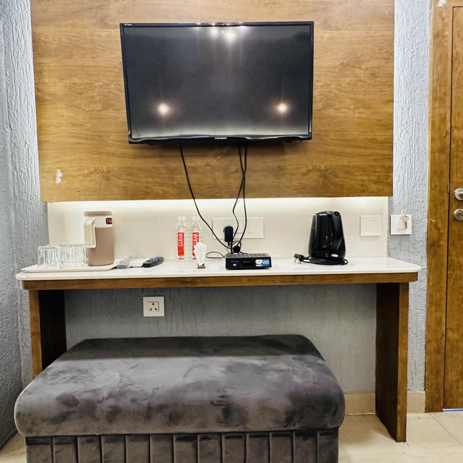 Hotel Deva Inn Varanasi Esterno foto