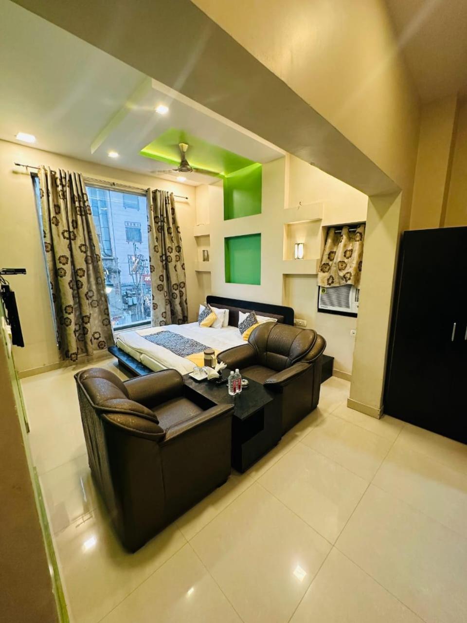 Hotel Deva Inn Varanasi Esterno foto
