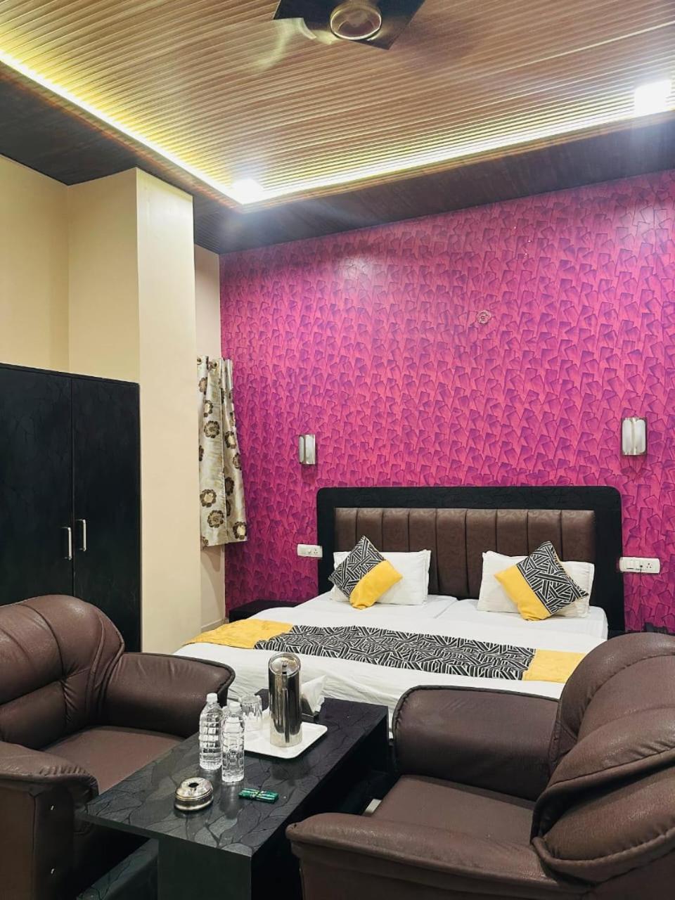 Hotel Deva Inn Varanasi Esterno foto