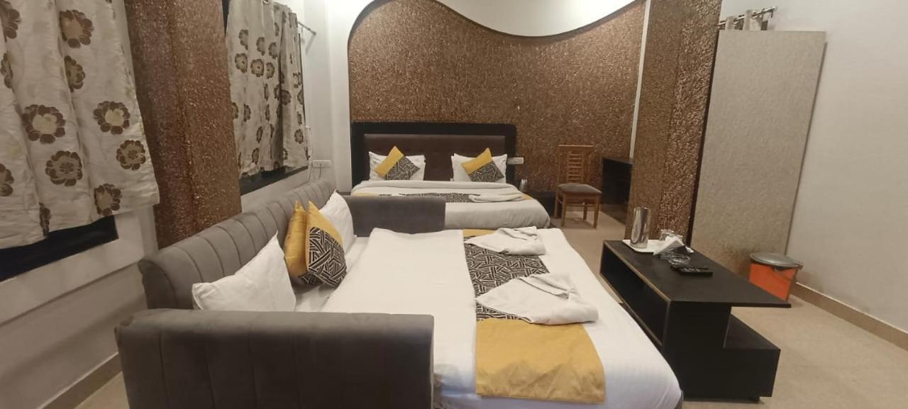 Hotel Deva Inn Varanasi Esterno foto