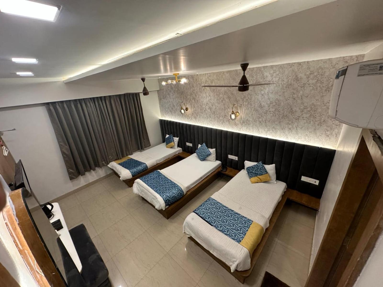 Hotel Deva Inn Varanasi Esterno foto