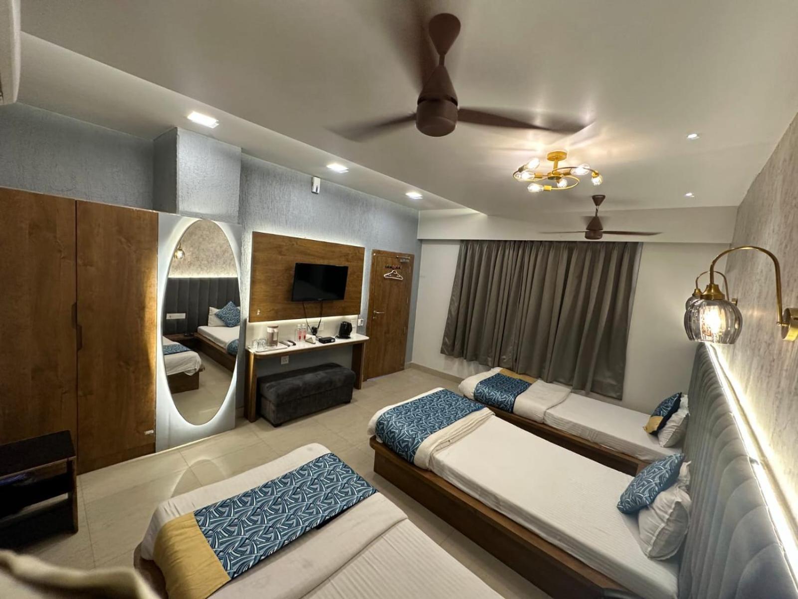 Hotel Deva Inn Varanasi Esterno foto