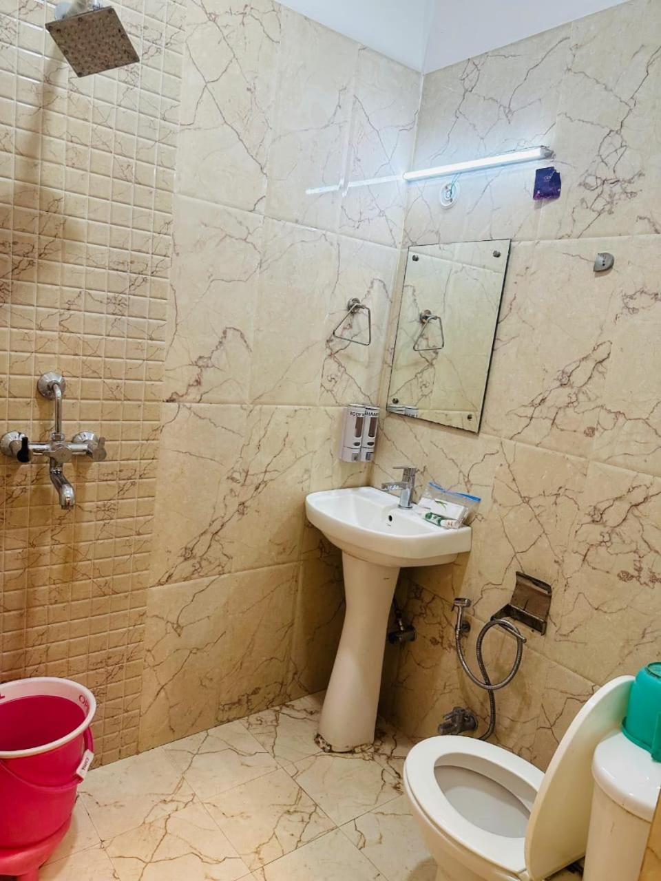 Hotel Deva Inn Varanasi Esterno foto
