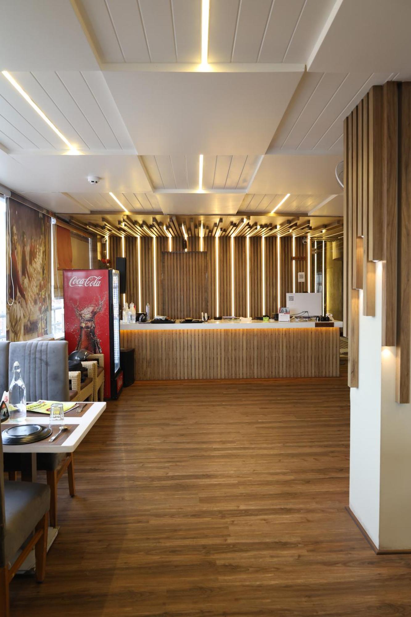 Hotel Deva Inn Varanasi Esterno foto