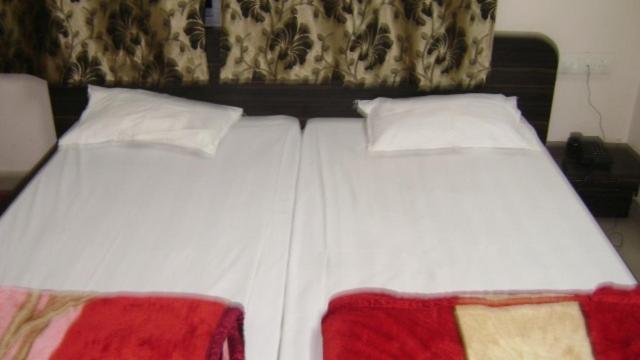Hotel Deva Inn Varanasi Esterno foto